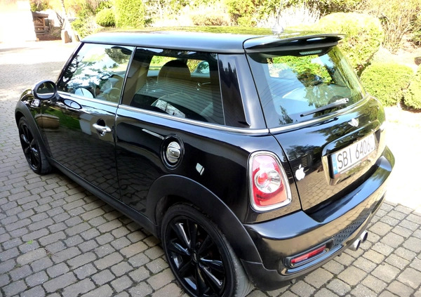 MINI Cooper cena 34900 przebieg: 143000, rok produkcji 2011 z Stęszew małe 742